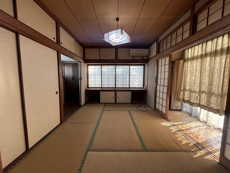 鳴竹一丁目戸建 内観写真（リビング以外の居室）
