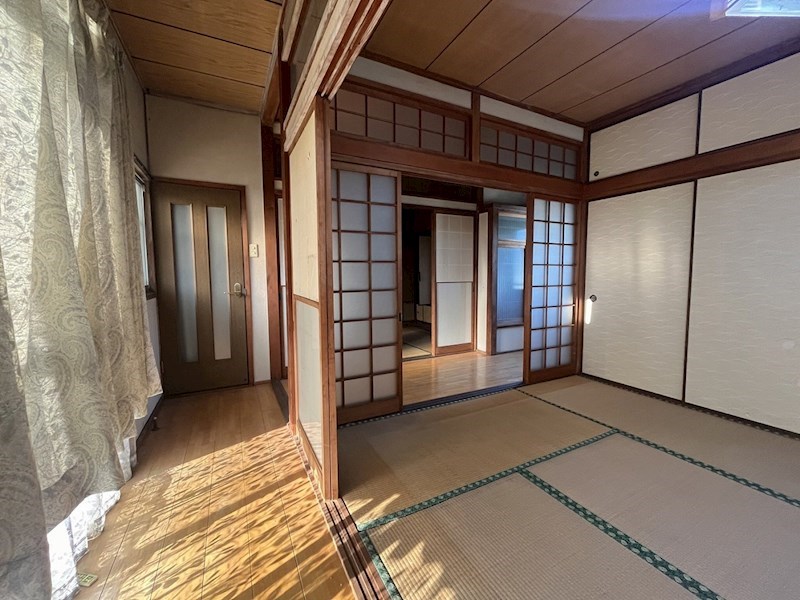 鳴竹一丁目戸建 内観写真（リビング以外の居室）