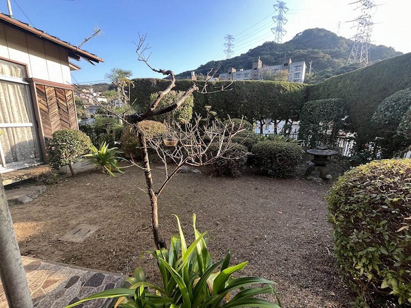 鳴竹一丁目戸建 現地写真（庭）