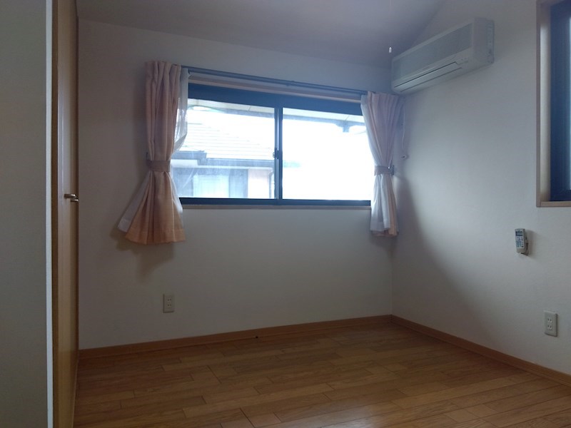 泉中央八丁目戸建 内観写真（リビング以外の居室）