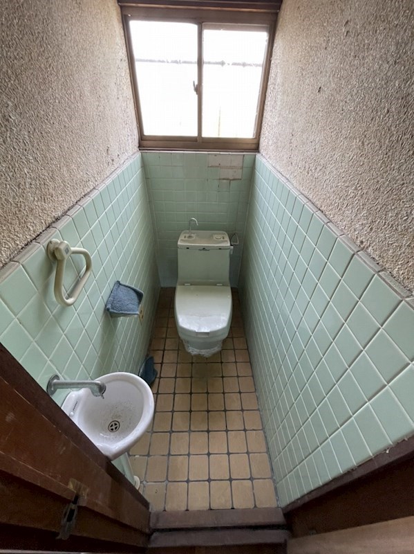 遠賀川三丁目店舗付住居 内観写真（トイレ）