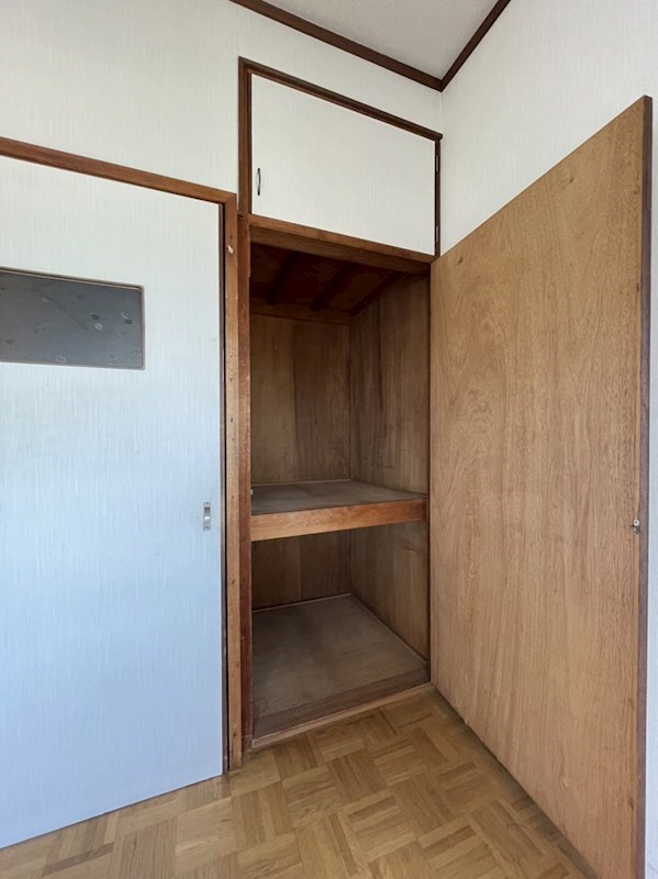 遠賀川三丁目店舗付住居 内観写真（収納）