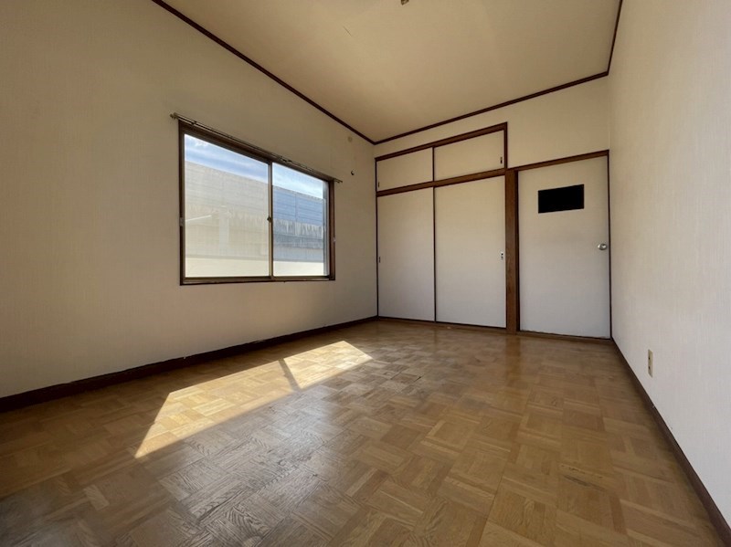 遠賀川三丁目店舗付住居 内観写真（リビング以外の居室）