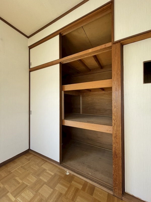 遠賀川三丁目店舗付住居 内観写真（収納）