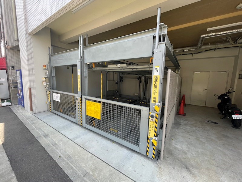 ラ メゾン ド サヴォイ 共用部写真（駐車場）