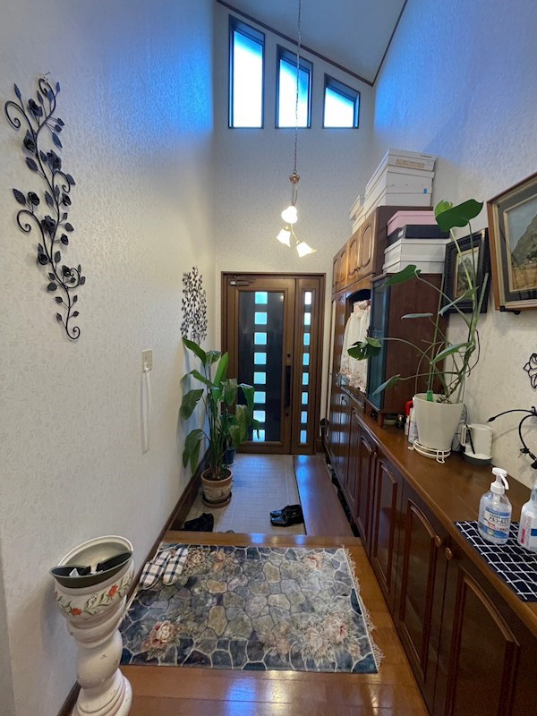 大字三吉戸建 現地写真（玄関）