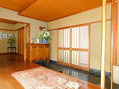 小文字二丁目戸建 現地写真（玄関）
