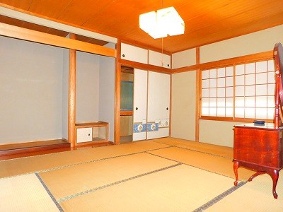 小文字二丁目戸建 内観写真（リビング以外の居室）