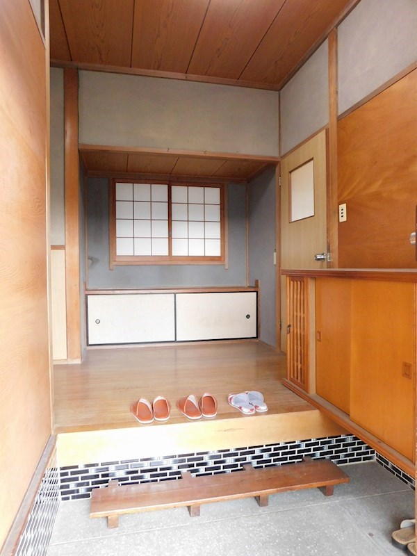 赤坂二丁目戸建 現地写真（玄関）