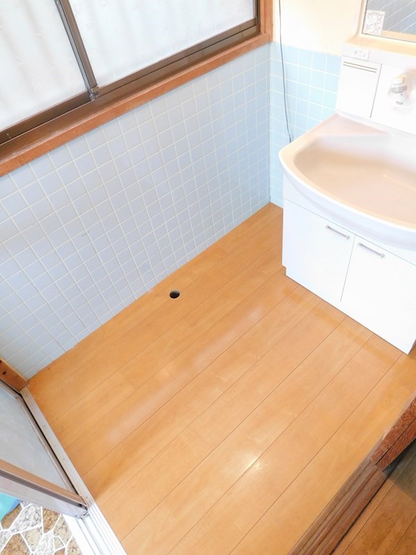 赤坂二丁目戸建 内観写真（洗面台・洗面所）