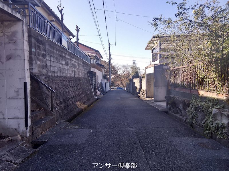 小嶺台四丁目土地 現地写真（前面道路含む現地写真）