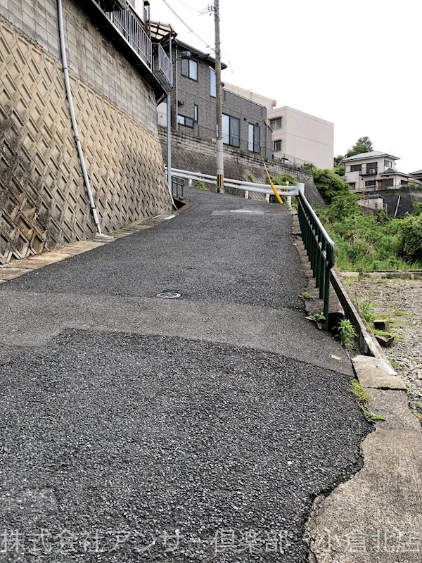 牧山二丁目土地 現地写真（前面道路含む現地写真）