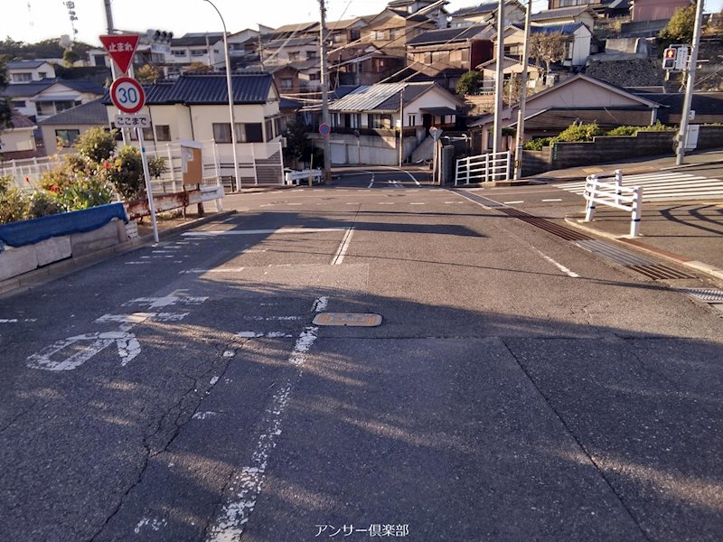 牧山三丁目土地 現地写真（前面道路含む現地写真）