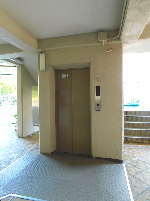 紅梅台ハイツ1号棟 現地写真