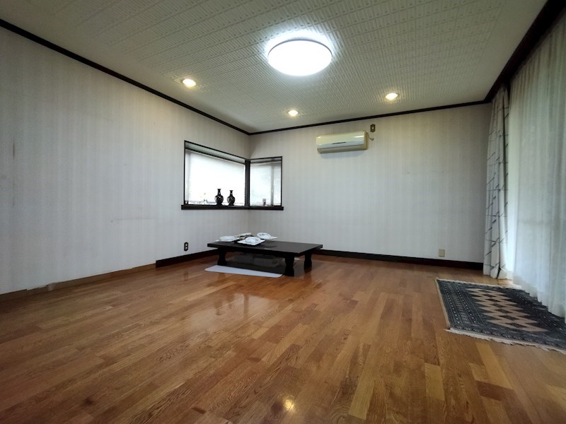 白野江三丁目戸建 内観写真（リビング以外の居室）