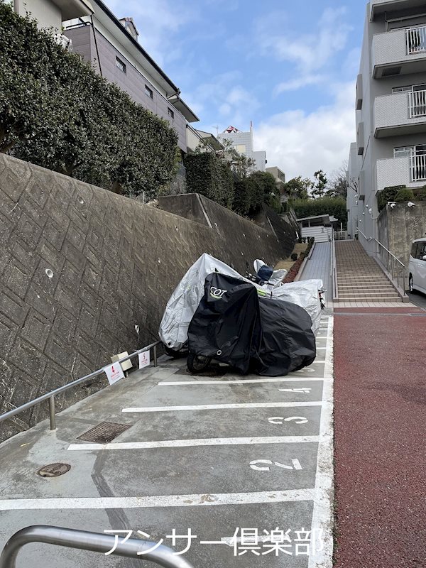 トーカンマンション笹丘 共用部写真（駐車場）