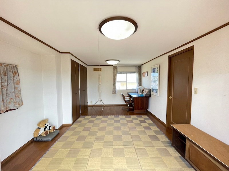 下上津役三丁目戸建 内観写真（リビング以外の居室）