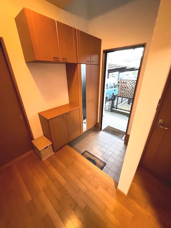沼本町四丁目戸建 現地写真（玄関）