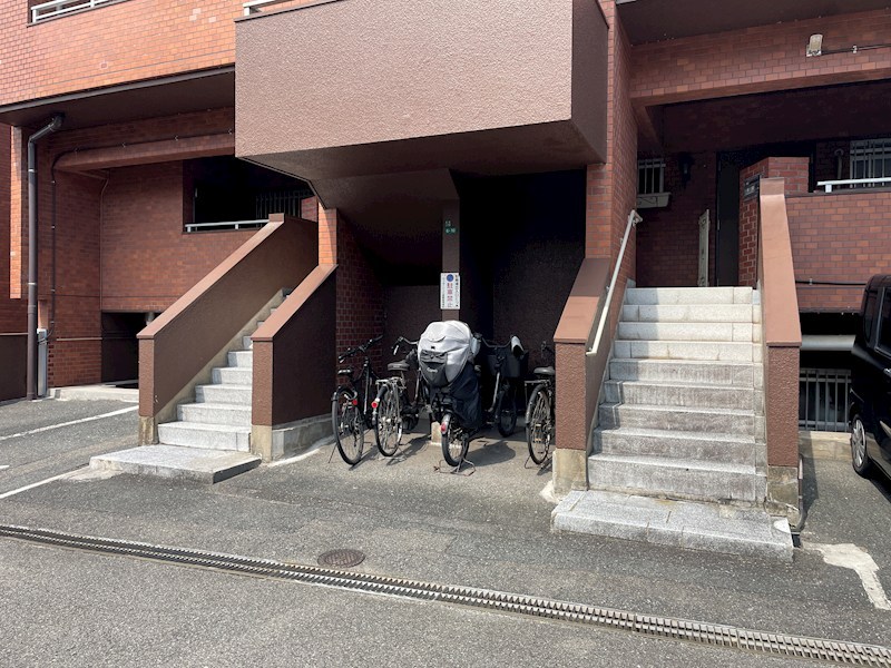 ヴィラージュ八景園 共用部写真（エントランス）