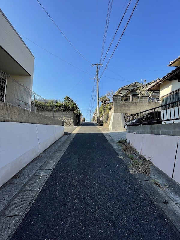 通谷二丁目35番貸家 現地写真（前面道路含む現地写真）