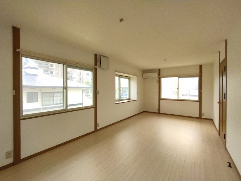 浅川学園台二丁目戸建 内観写真（リビング以外の居室）
