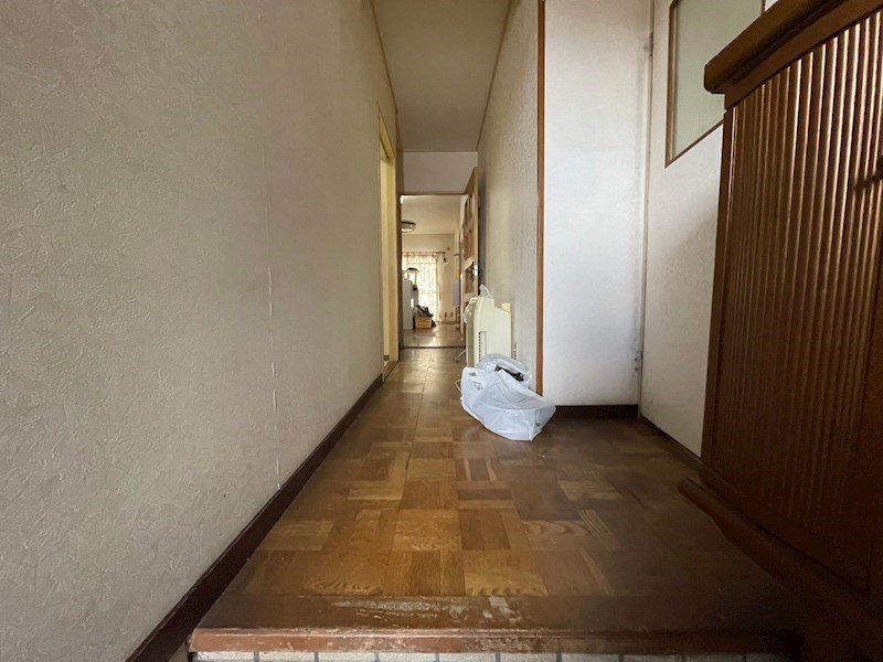 グランドハイツ小沢見 現地写真（玄関）