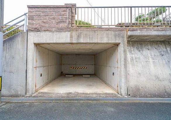 沖田五丁目戸建 現地写真（駐車場）