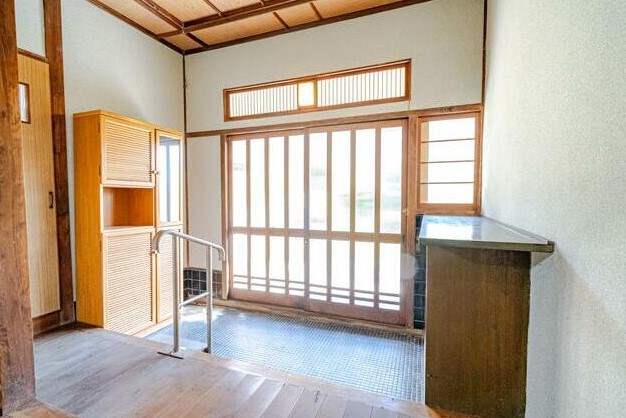 沖田五丁目戸建 現地写真（玄関）