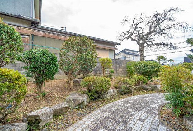 沖田五丁目戸建 現地写真（庭）