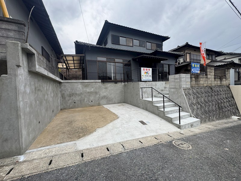 永犬丸二丁目戸建 現地写真（駐車場）
