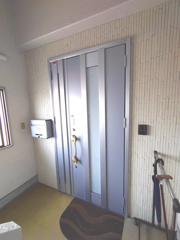 サンビル徳力 現地写真（玄関）
