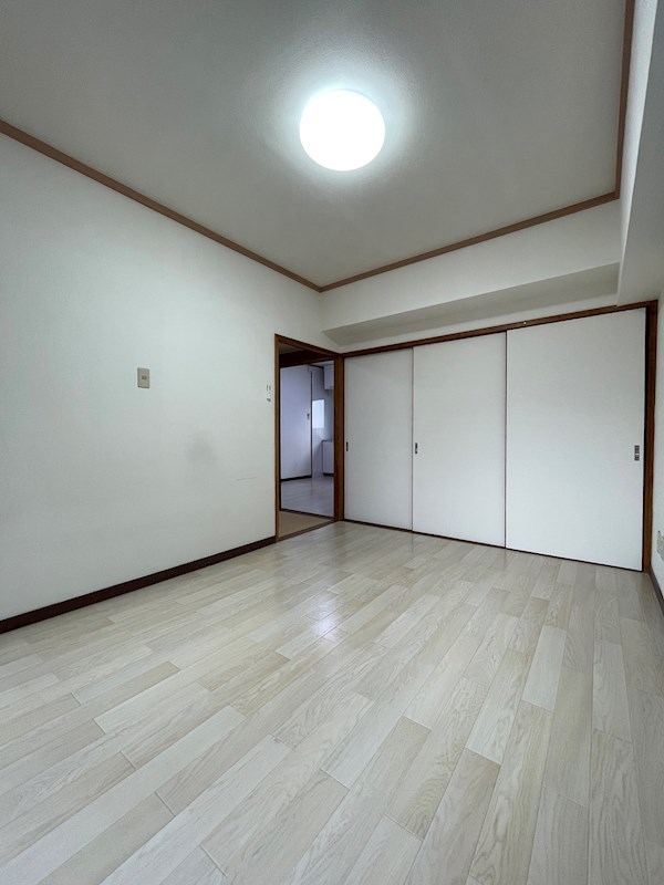 サンリバー三萩野藤マンション 内観写真（リビング以外の居室）