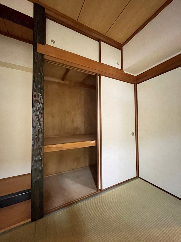 サンリバー三萩野藤マンション 内観写真（収納）