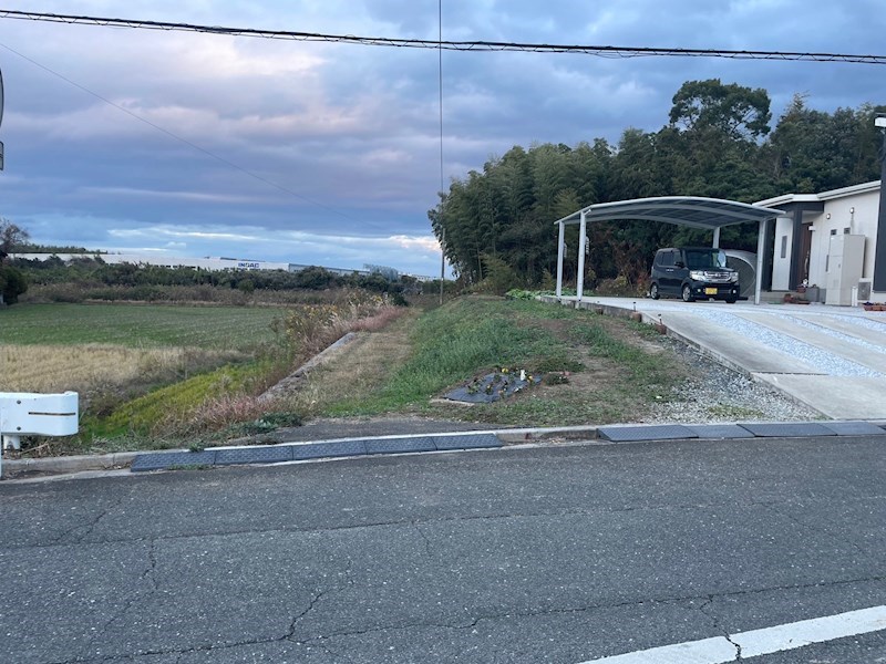 大字稲童土地 現地写真（前面道路含む現地写真）