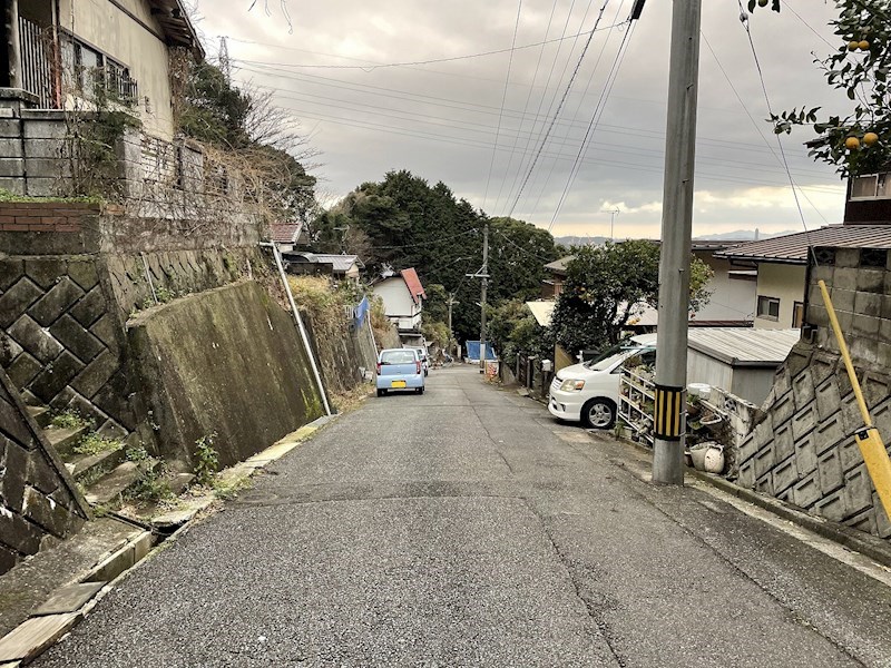 大里戸ノ上四丁目土地 現地写真（前面道路含む現地写真）