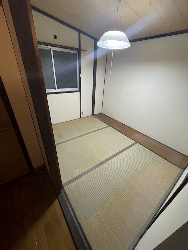 長尾四丁目戸建 内観写真（リビング以外の居室）