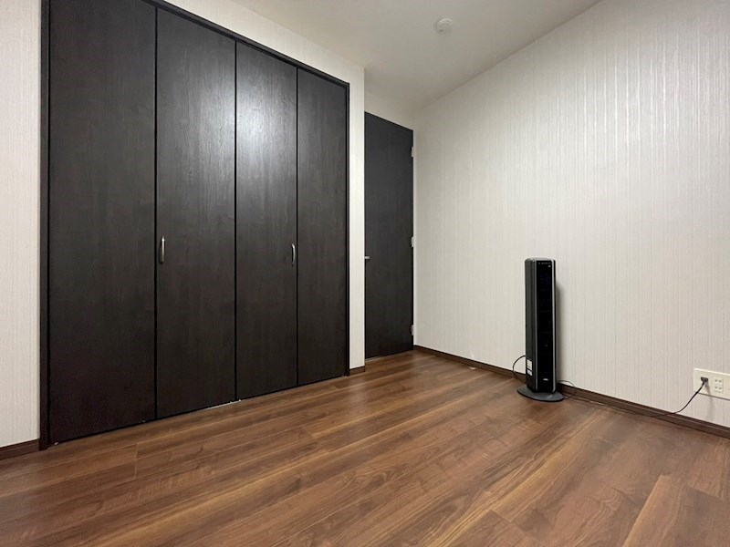 下貫三丁目戸建 内観写真（リビング以外の居室）