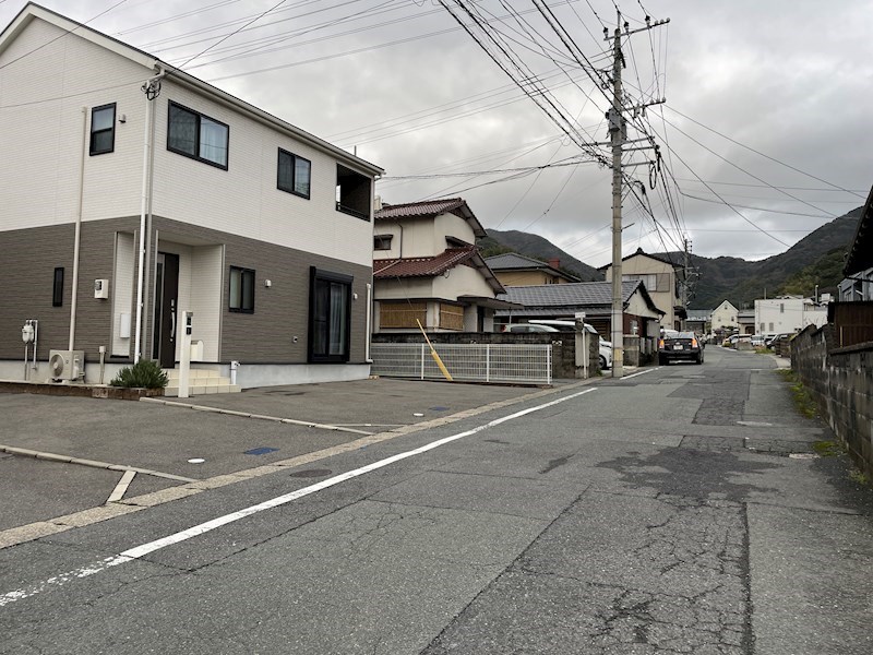 市瀬二丁目戸建 現地写真（前面道路含む現地写真）