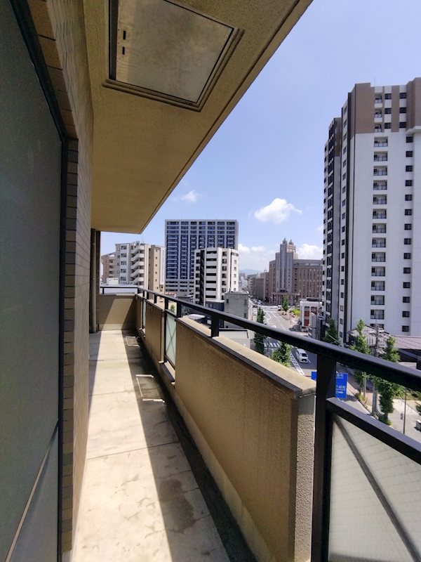イマージュグランシュクセ下到津 現地写真（バルコニー）