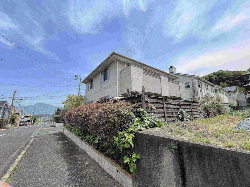 貫弥生が丘三丁目12番戸建 現地写真（前面道路含む現地写真）