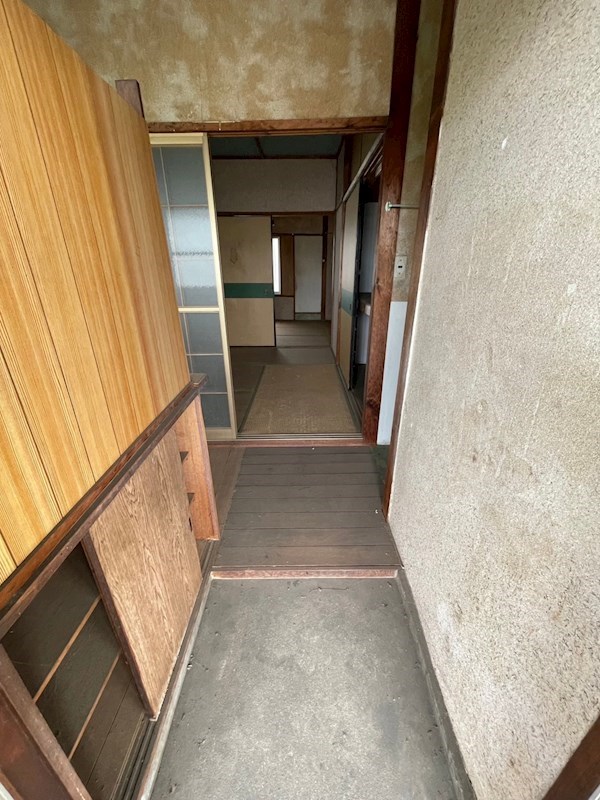 枝光三丁目アパート 現地写真（玄関）