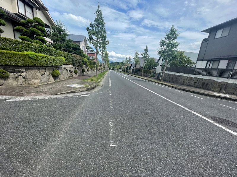 青葉台南三丁目土地 現地写真（前面道路含む現地写真）