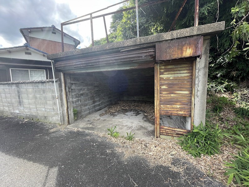 岩瀬二丁目戸建 現地写真（駐車場）