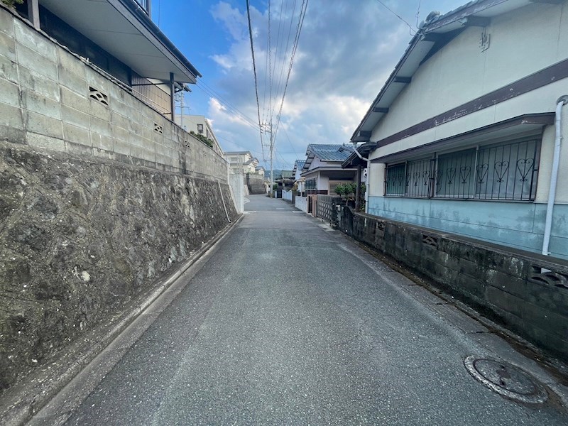 大平二丁目土地 現地写真（前面道路含む現地写真）