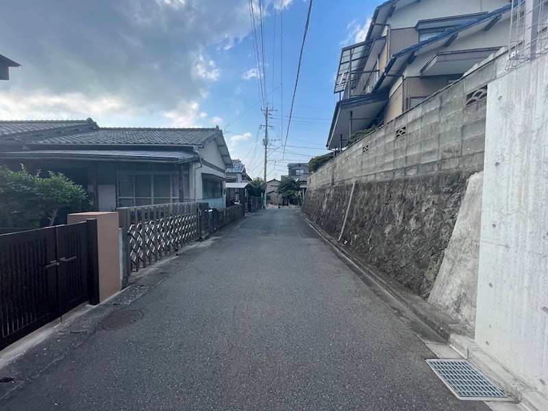 大平二丁目土地 現地写真（前面道路含む現地写真）