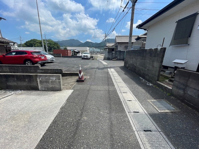 町上津役西一丁目戸建 現地写真（前面道路含む現地写真）
