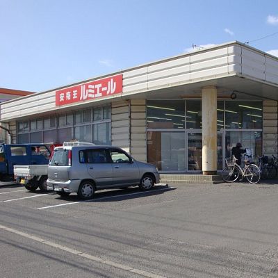 エスポワール　モモ スーパー