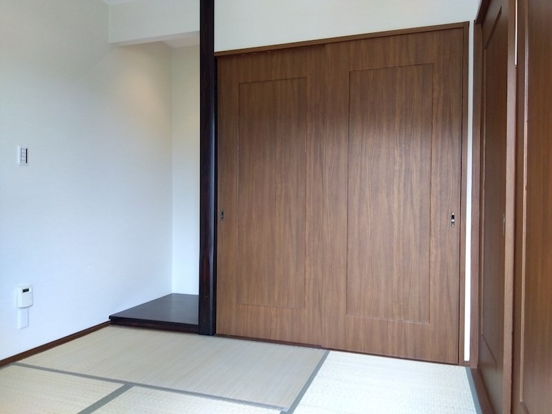 舞ヶ丘四丁目戸建 内観写真（リビング以外の居室）