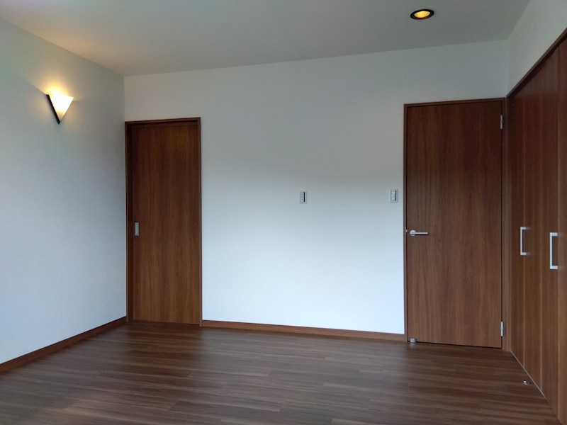 舞ヶ丘四丁目戸建 内観写真（リビング以外の居室）