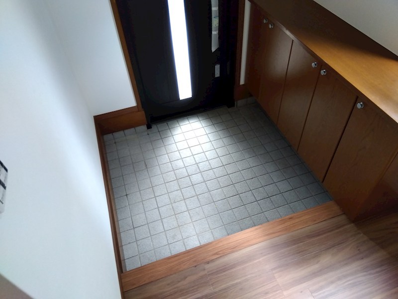 舞ヶ丘四丁目戸建 現地写真（玄関）